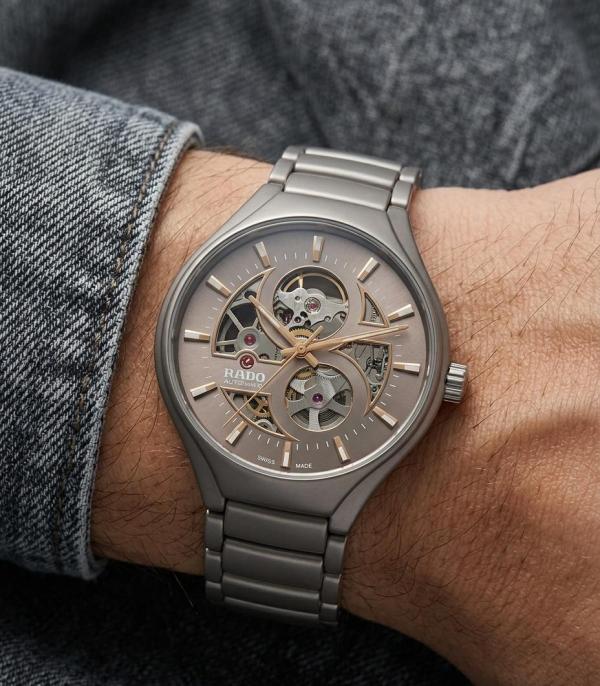 Rad_o True Round 40 quartz watch