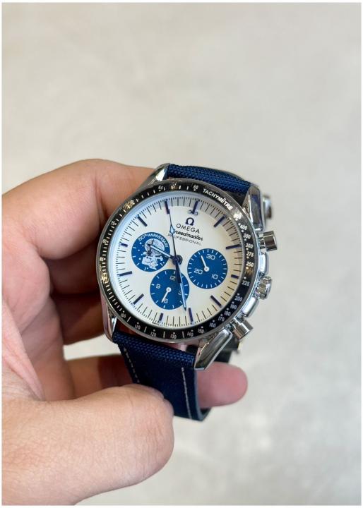 Omeg_a Speedmaster Silver Snoopy watch