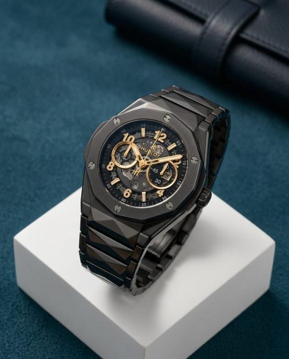 Hublo_t BigBang Tourbillion Black-Copper watch