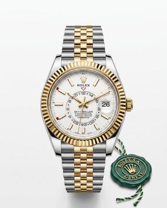 This Rolex Sky-Dweller Ref. 336933 features a white dial paired