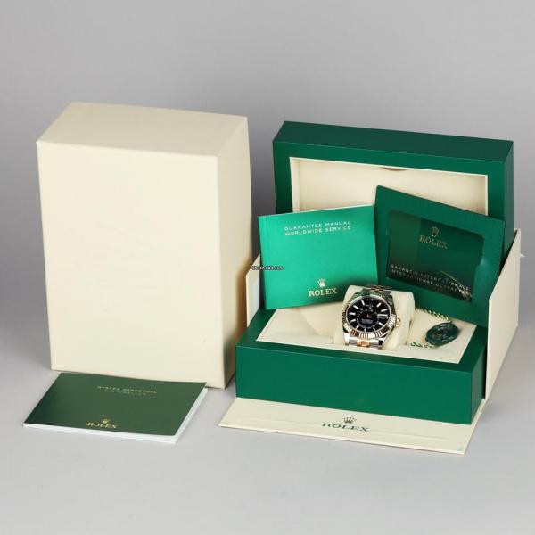 Role_x Oyster perpetual Sky Dweller Z-R Premium watch